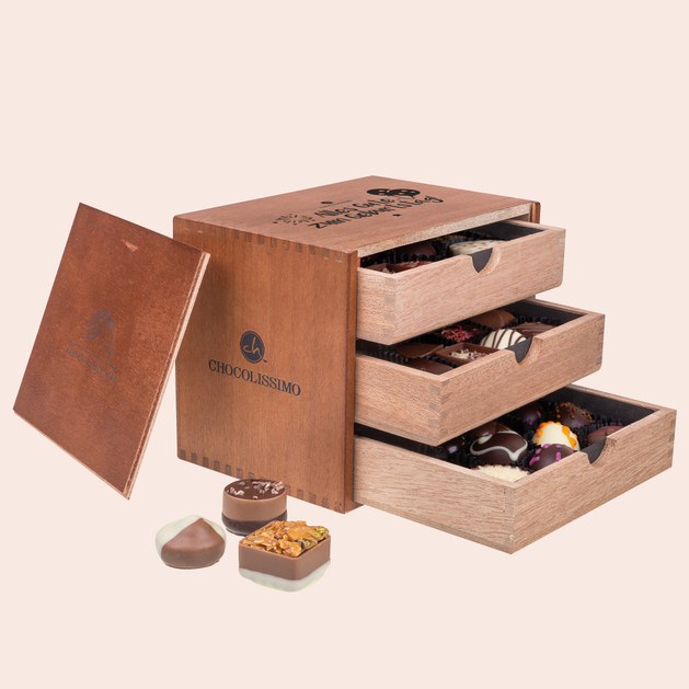 ChocoGrande - Geburtstag - 30 Pralinen in einem Holzk&auml;stchen mit Gravur