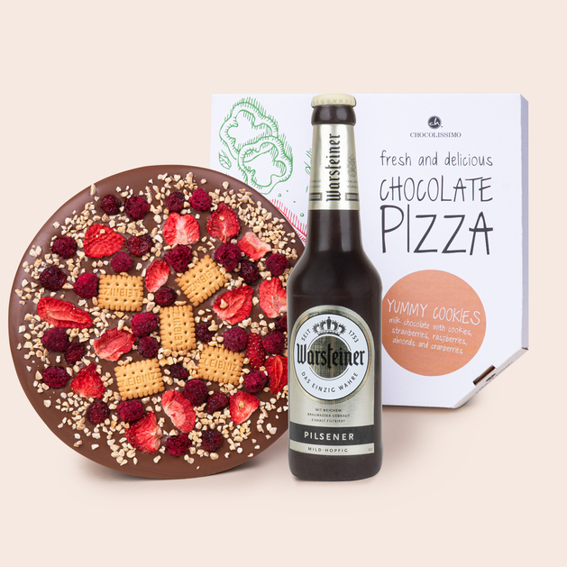 Bierflasche und Pizza aus Schokolade