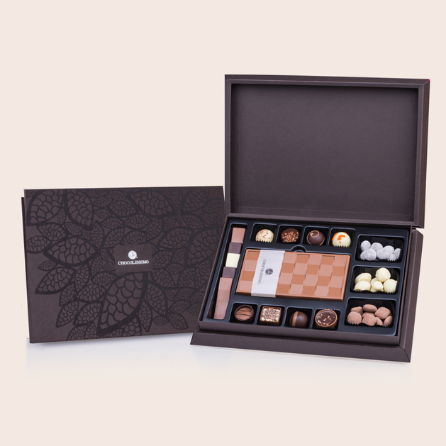 First Selection - Set aus Schokolade, Pralinen und schokolierten Nüssen