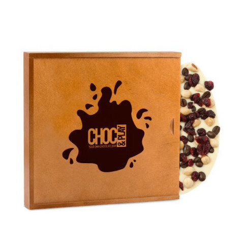 ChocoEi mit Kaffeebohnen, Haselnüssen, Cranberries