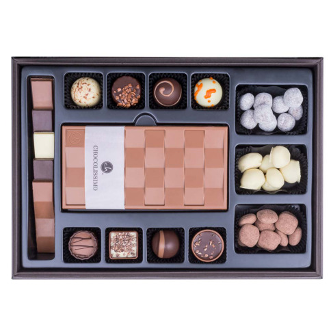 First Selection - Set aus Schokolade, Pralinen und schokolierten Nüssen