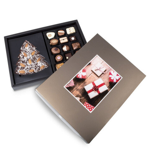 Xmas ChocoPostcard Maxi Dark - 15 Pralinen und Schokoladentafel in einer Foto-Schachtel