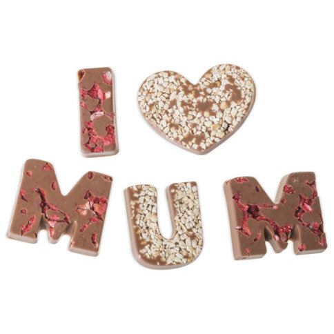 Buchstaben 'I love Mum' aus Milchschokolade