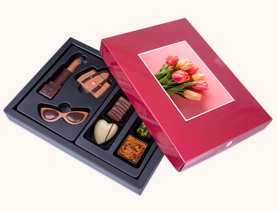 Einzigartige Merkmale des Sets mit Pralinen und Schokoladenfiguren mit ausgew&auml;hltem Foto