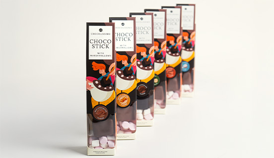 Dekorative Verpackung von schmelzender Schokolade am Stiel
