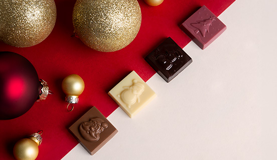 Weihnachtlich verzierte Schokolade