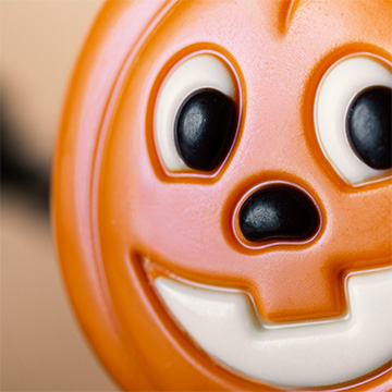 Schoko-Kürbis-Lolli für Halloween