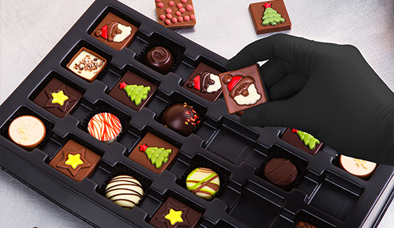 Einen Premium-Adventskalender packen