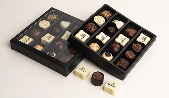 Pralinen mit Personalisierung für Unternehmen in einer Schachtel mit Sichtfenster