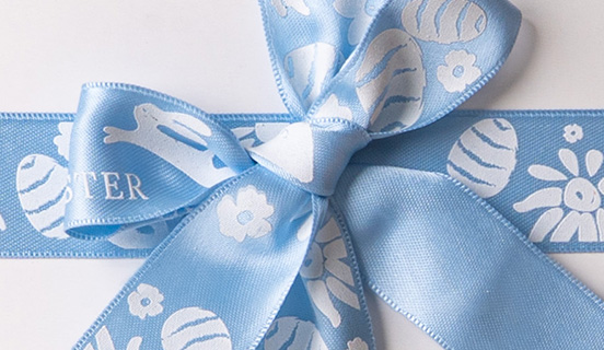 Dekoratives Band des Oster-Pralinen-Sets