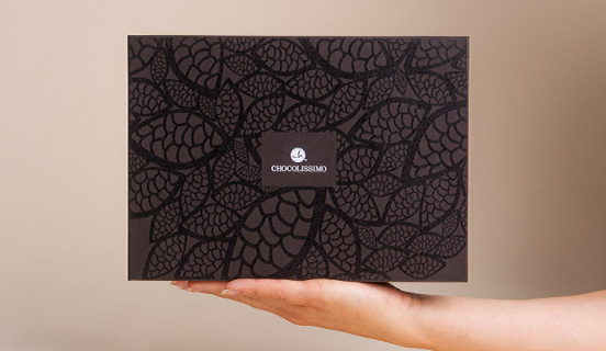 eine dekorative Schachtel Pralinen aus belgischer Schokolade in einer dekorativen Schachtel