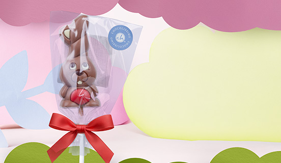 Osterhase aus Schokolade &ndash; rot, in dekorativer Folie