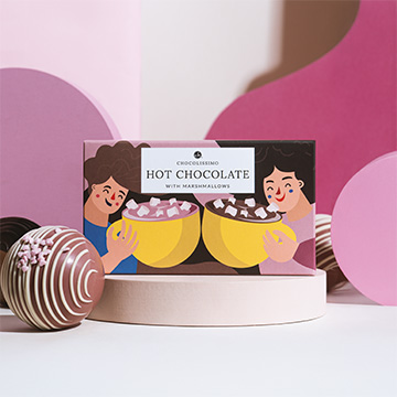 Schokoladenkugelset mit Marshmallows in einem Liebesmotiv