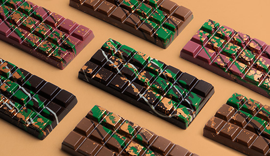 Gießen von belgischer Schokolade