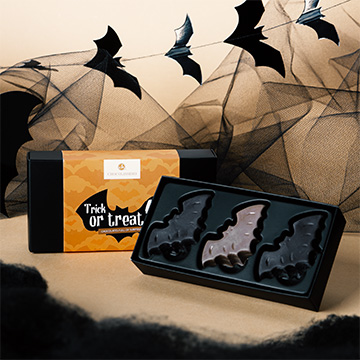 eine Schachtel mit 3 Schokoladen-Halloween-Fledermäusen