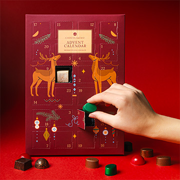 zum Öffnen des Adventskalenders mit Pralinen als Geschenk