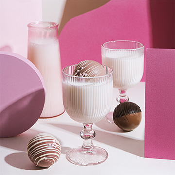 Schokoladenkugelset mit Marshmallows im Liebesmotiv als Geschenk