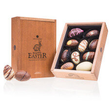 Egg Elegance - 10 gefüllte Schokoladen-Ostereier im Holzkästchen