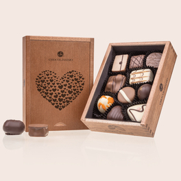 Elegance - Liebe - 10 Pralinen im Holzkästchen mit Gravur