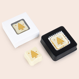 Praline mit goldener Hochzeitstorte