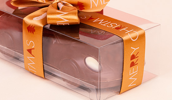 Verpackung mit einer Weihnachtsschleife